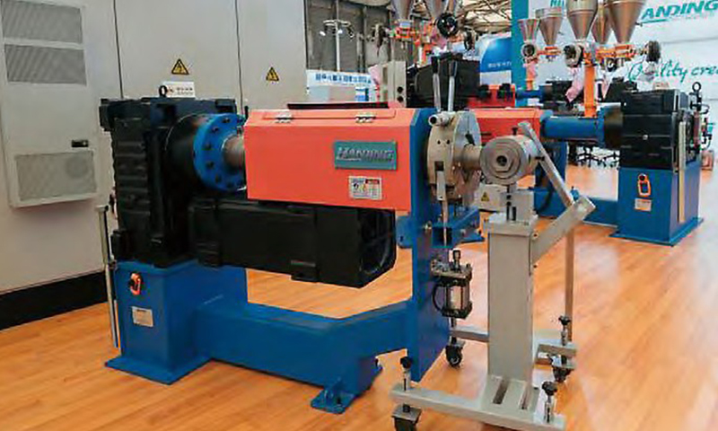 img of EXT 機(jī)車軌道電纜擠出生產(chǎn)線